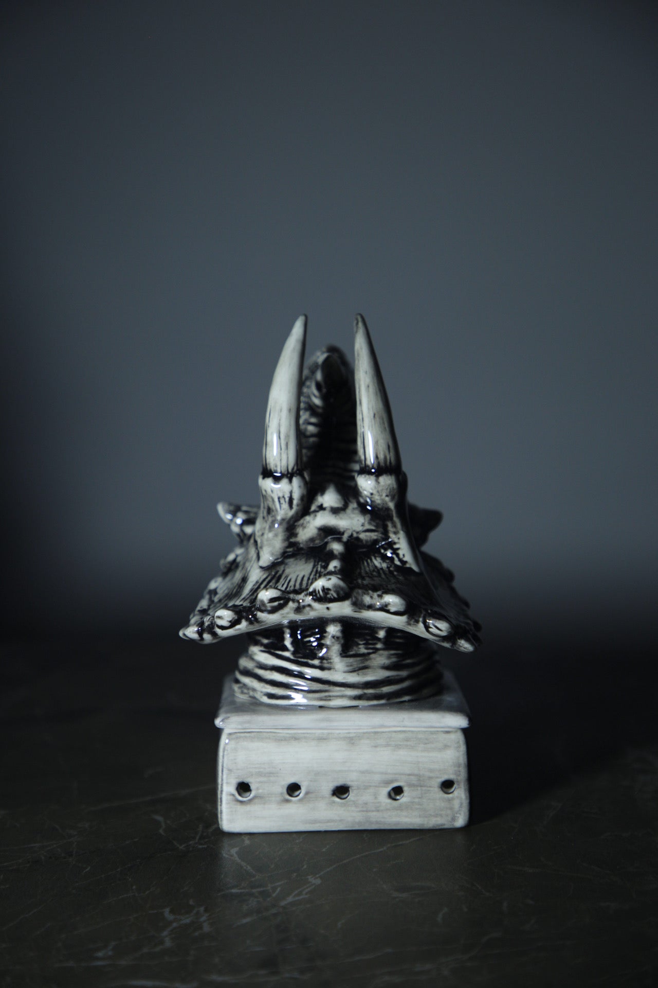 Jurassic triangle dragon ceramic censer tide play ornaments